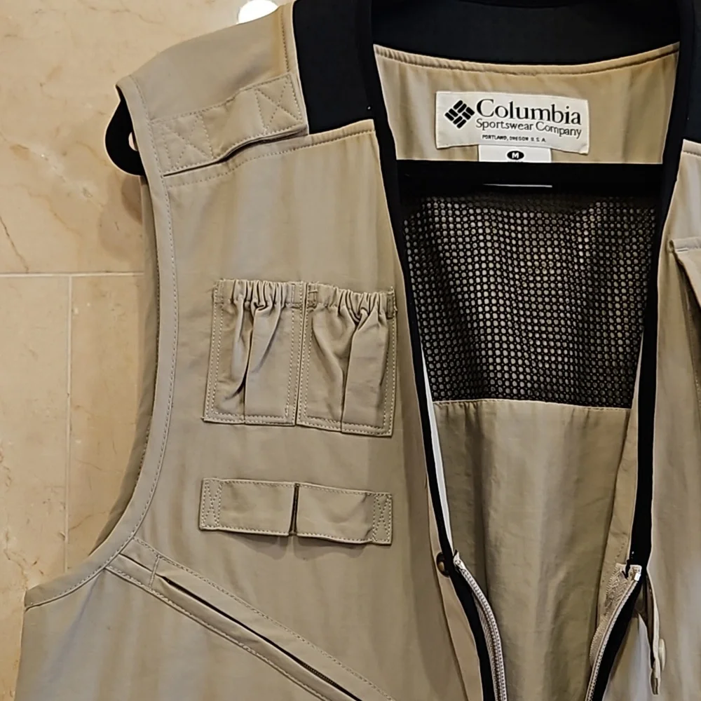 MEN'S COLUMBIA SPORTSWEAR KHAKI BEIGE FISHERMAN'S VEST SIZE MEDIUM $125